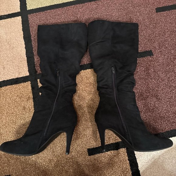 Black High Heel Calf Boots 🖤 - Picture 2 of 2